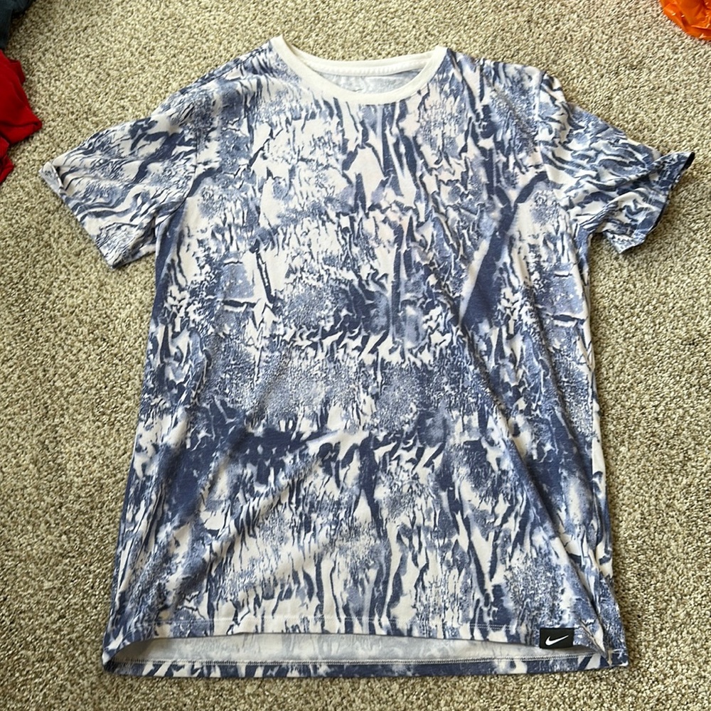 Nike men’s  tee shirt